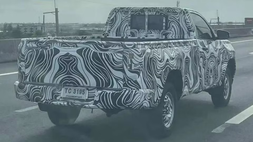 Đầu xe Toyota Hilux 2026 cabin đơn