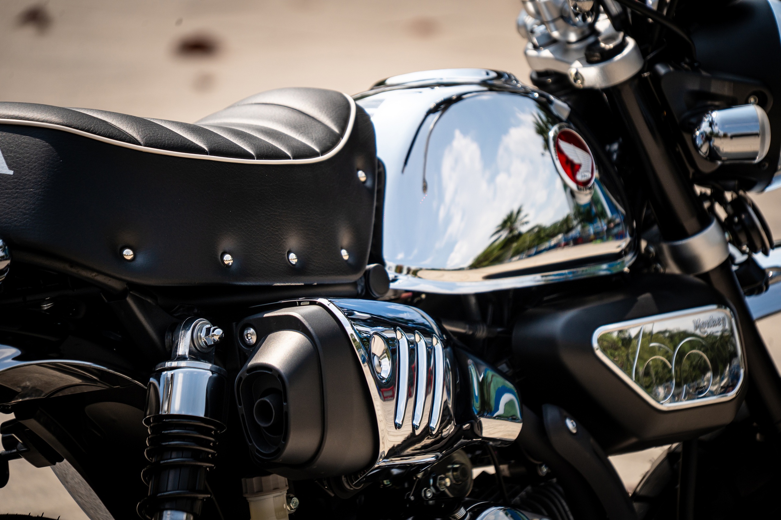 Honda Monkey Chrome Legacy nhìn ngang
