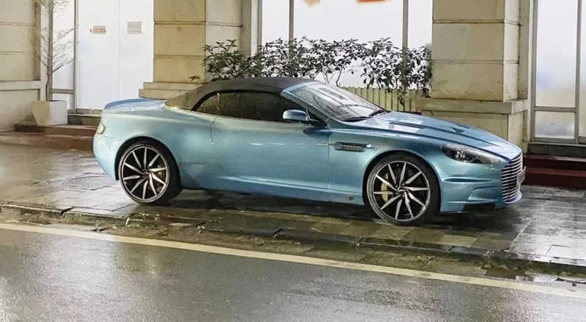 Khối động cơ V12 của Aston Martin DB9 Volante