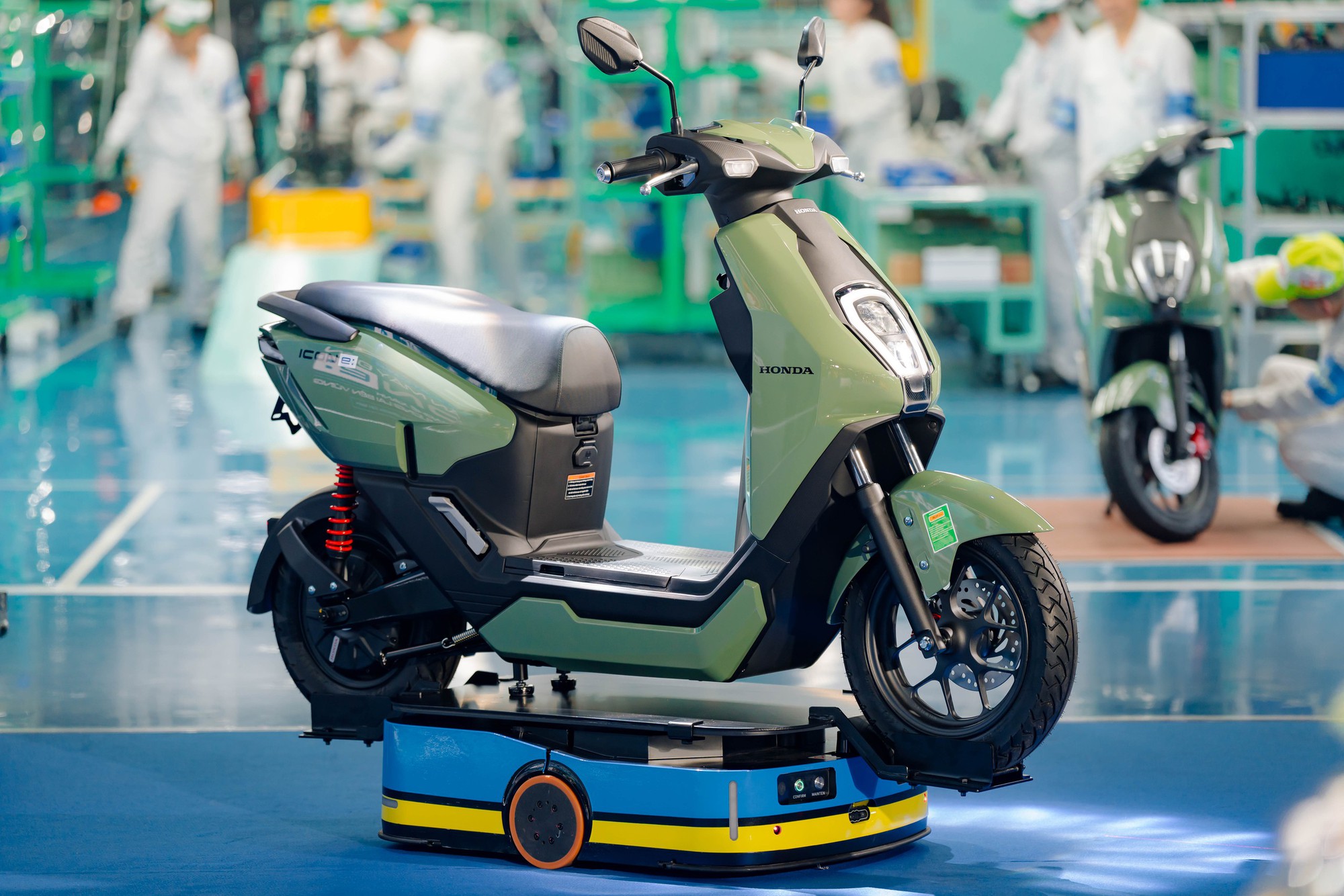 ICON e: là mẫu xe máy điện đầu tiên được Honda phân phối chính hãng tại Việt