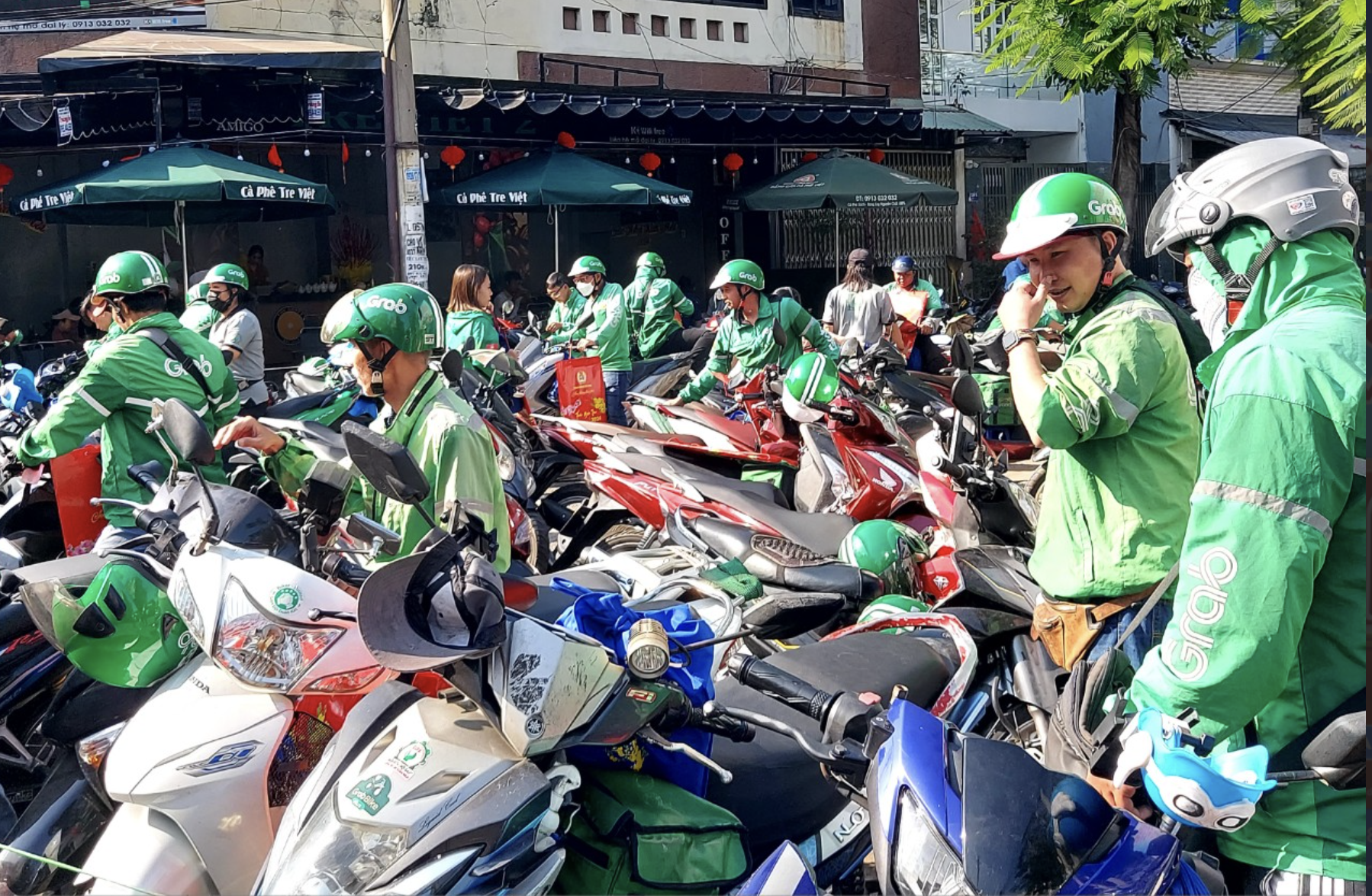 Chính sách hỗ trợ người dùng và tài xế chuyển đổi sang xe điện ở TP HCM