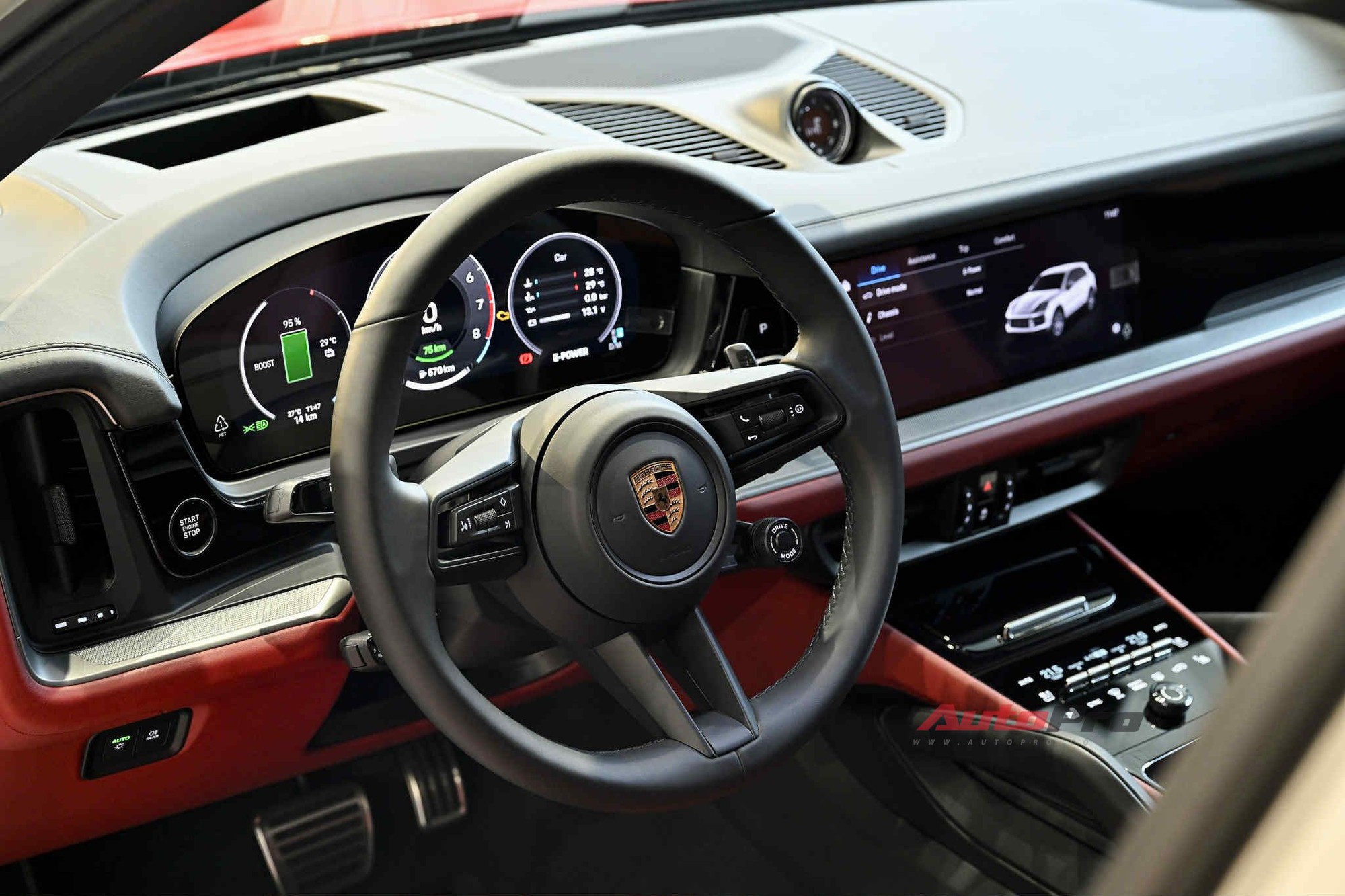 Nội thất sang trọng của Porsche Cayenne S E-Hybrid