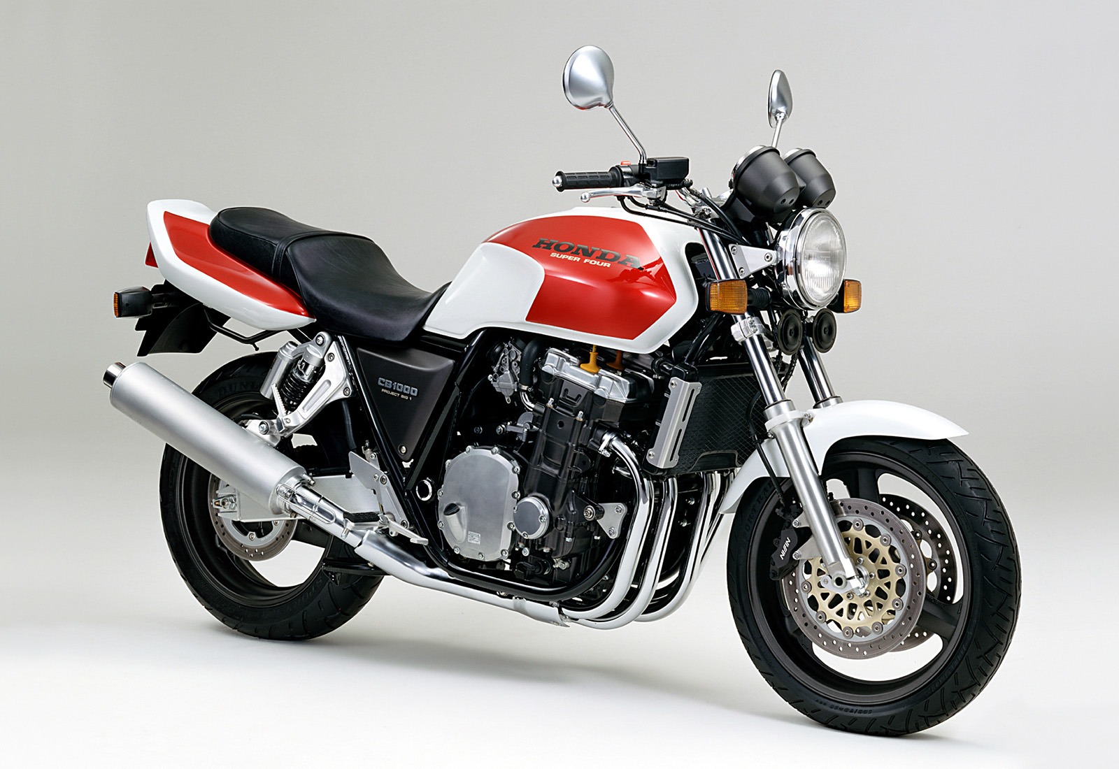 Hai mẫu naked-bike biểu tượng của Honda