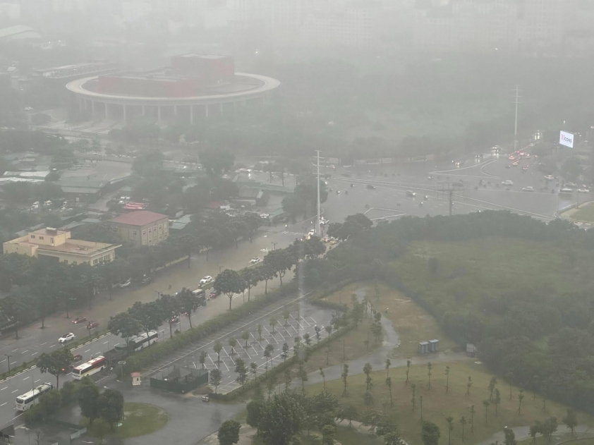 Mưa lớn gây ngập tại Hà Nội