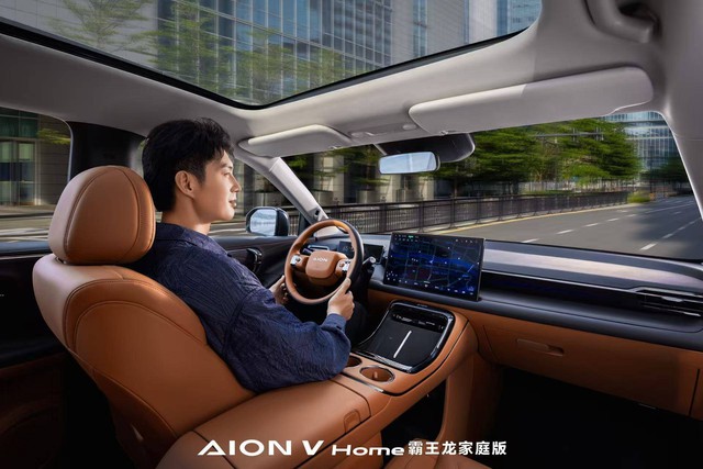 Ghế trước có massage và gập phẳng 180 độ