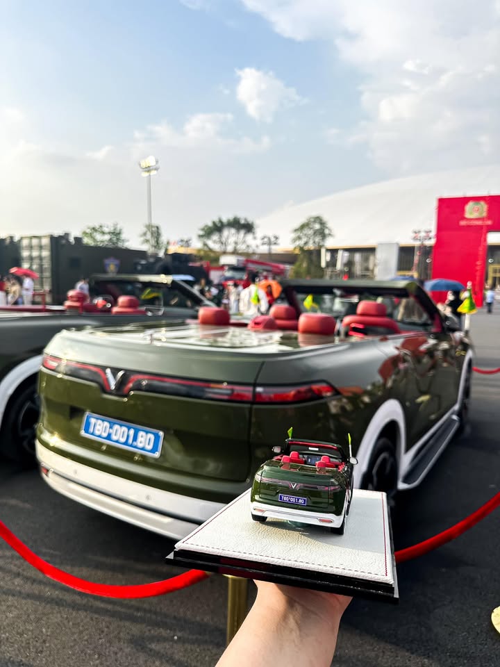Chi tiết mô hình xe VinFast VF 9 mui trần
