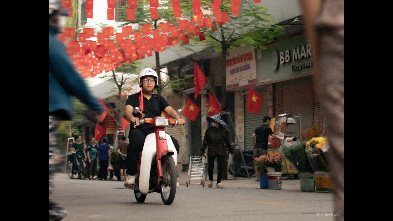 Honda Super Cub C70 với thiết kế đèn vuông
