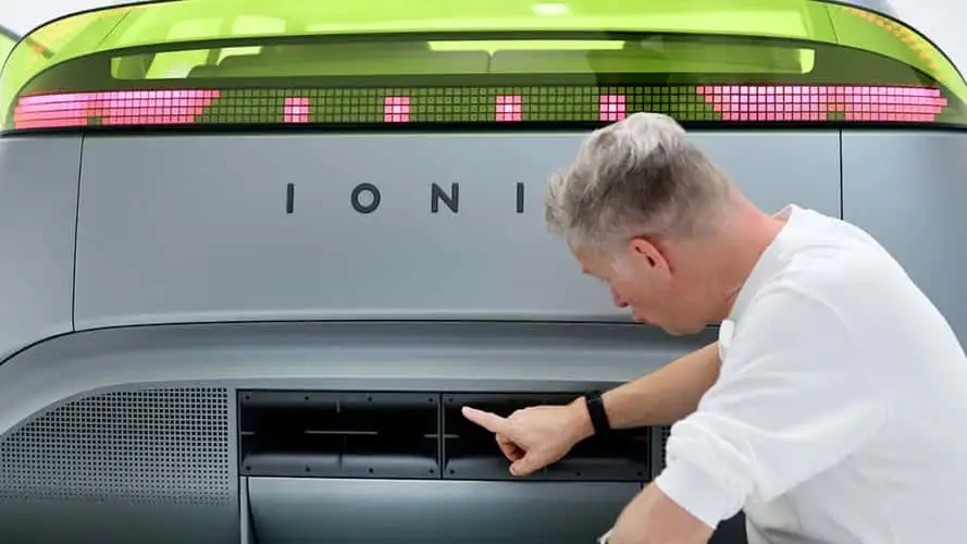 Giám đốc thiết kế Hyundai bày tỏ quan điểm Chê thiết kế dải LED hiện tại