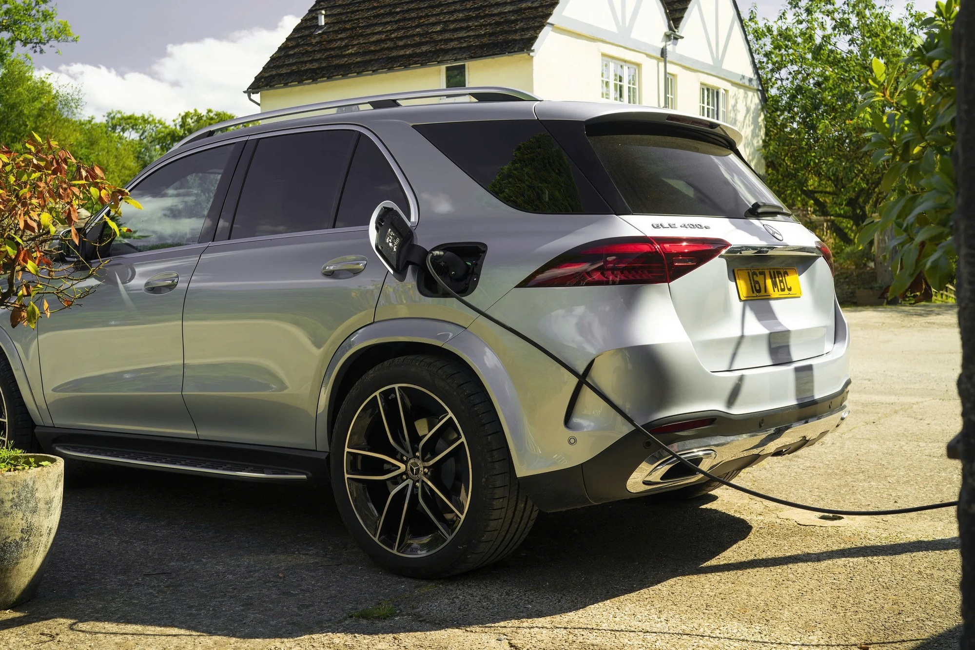 Bảng điều khiển công nghệ cao của GLE mới