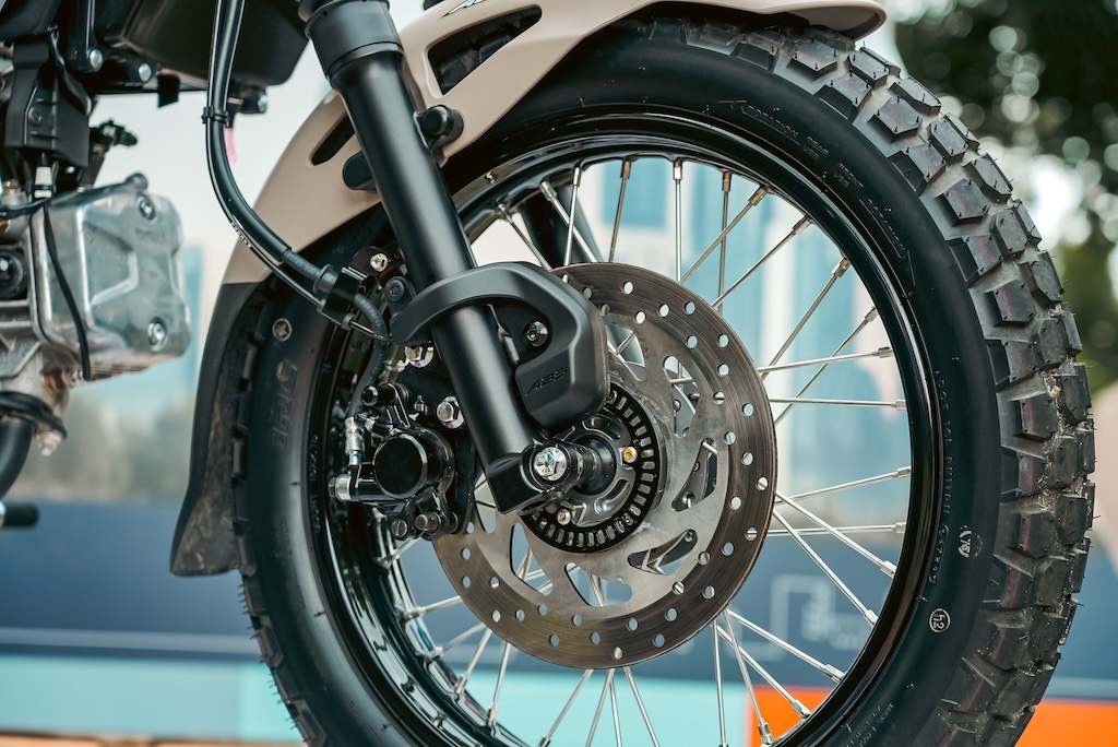 Tem xe phối màu hiện đại trẻ trung