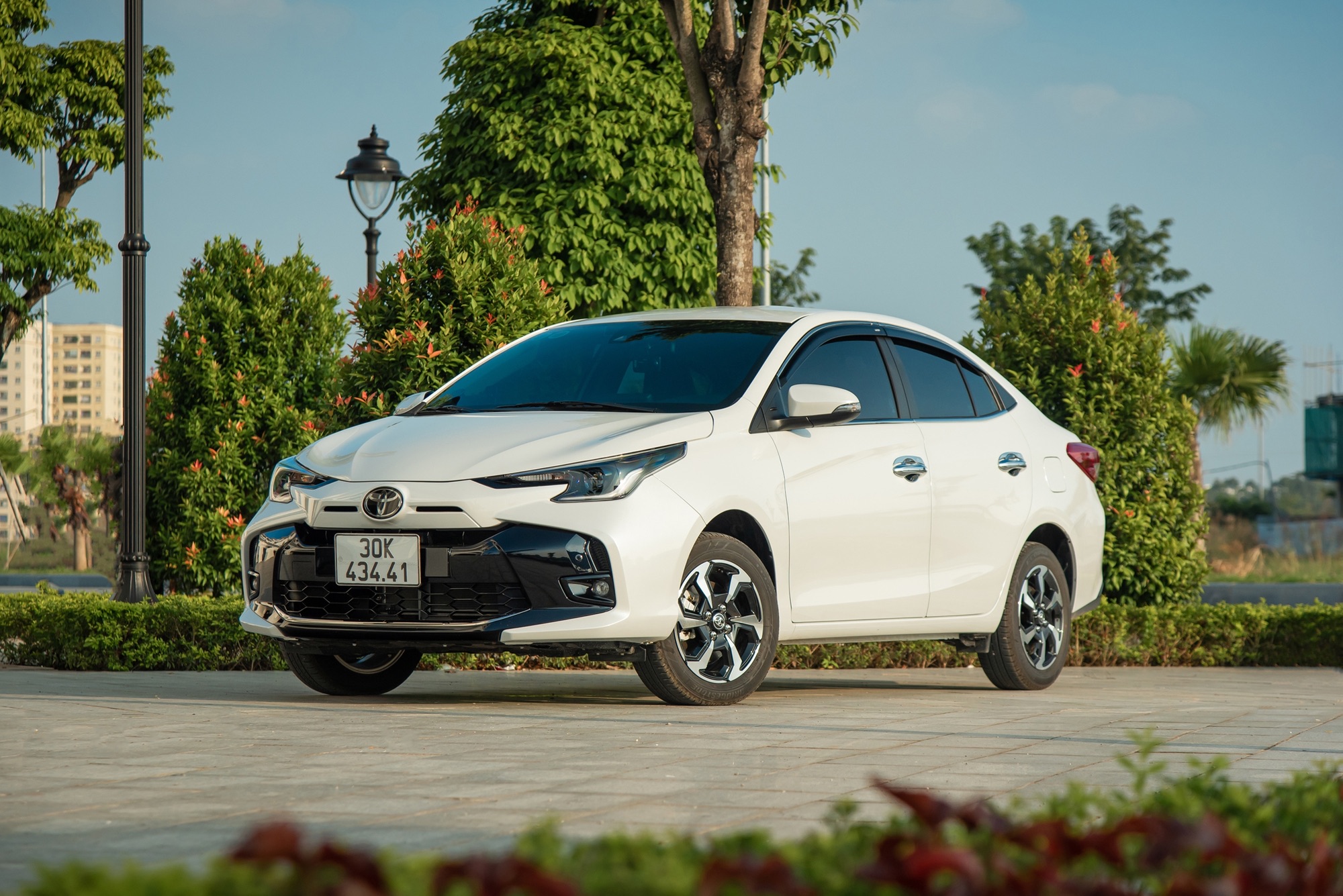 Toyota Vios và Veloz Cross giảm giá tháng 9