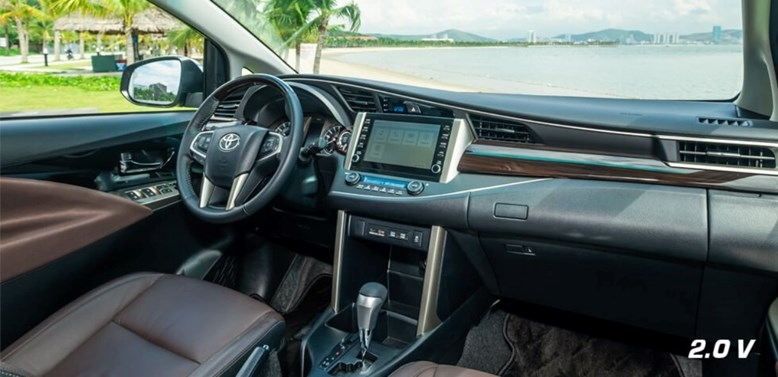 So sánh thiết kế Toyota Innova và Innova Cross