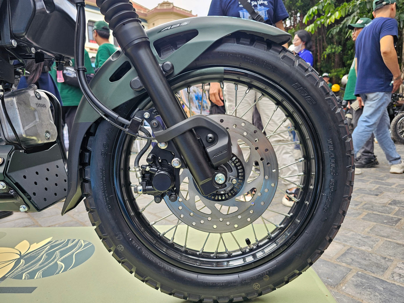 Hệ thống phanh ABS trên phiên bản cao cấp