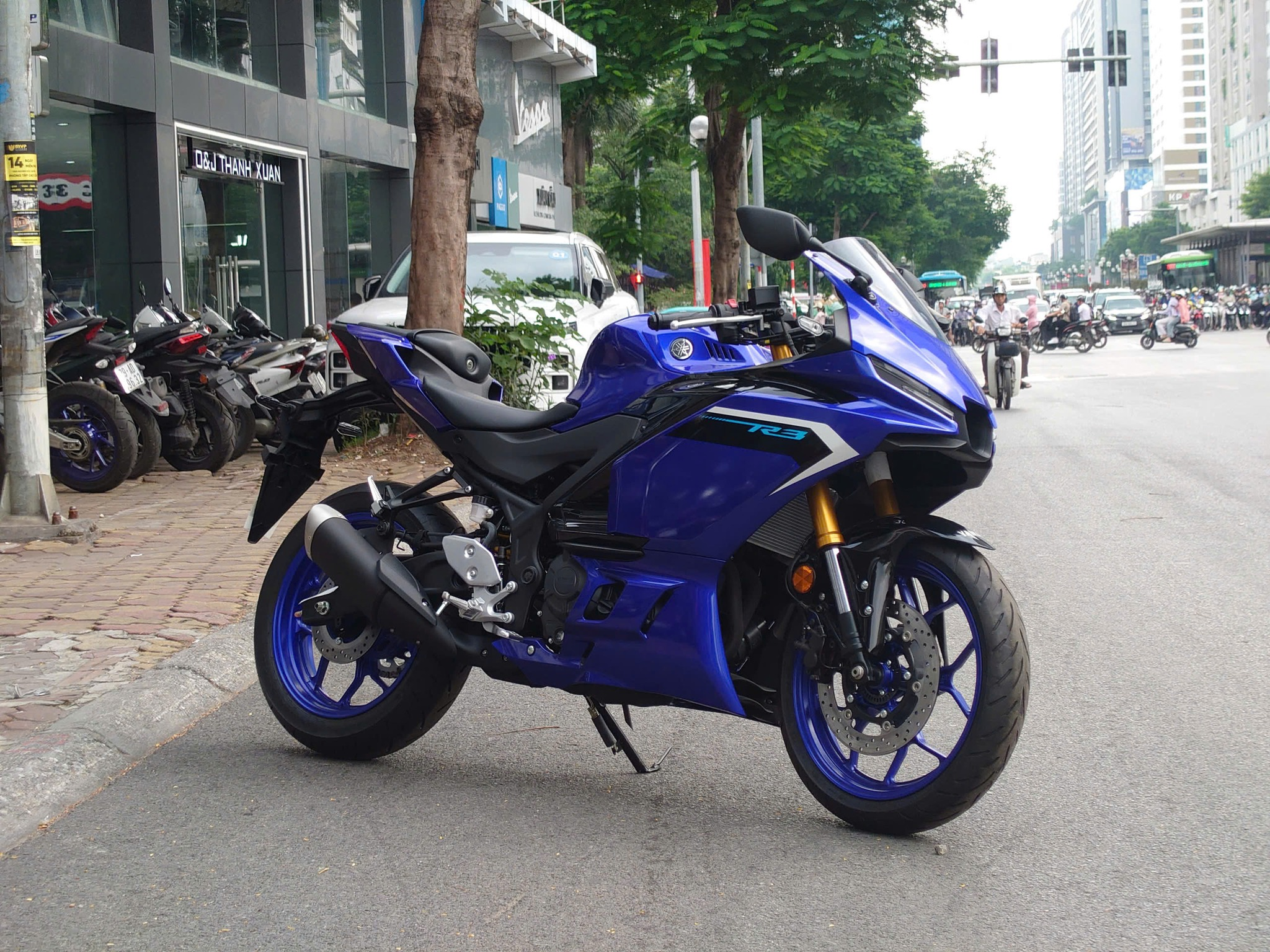 Yamaha YZF-R3 phiên bản mới tại đại lý