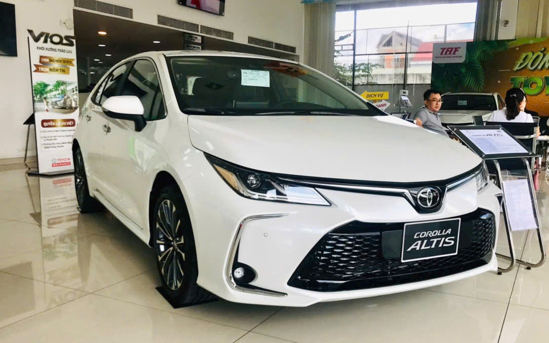 Toyota Corolla Altis đang bán tại Việt Nam Thiết kế Toyota Altis hiện tại tại Việt Nam