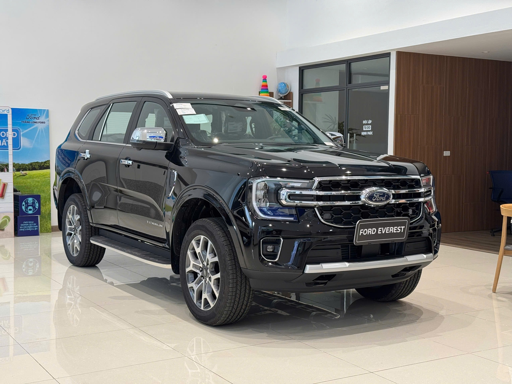 Ford Everest SUV kích thước lớn