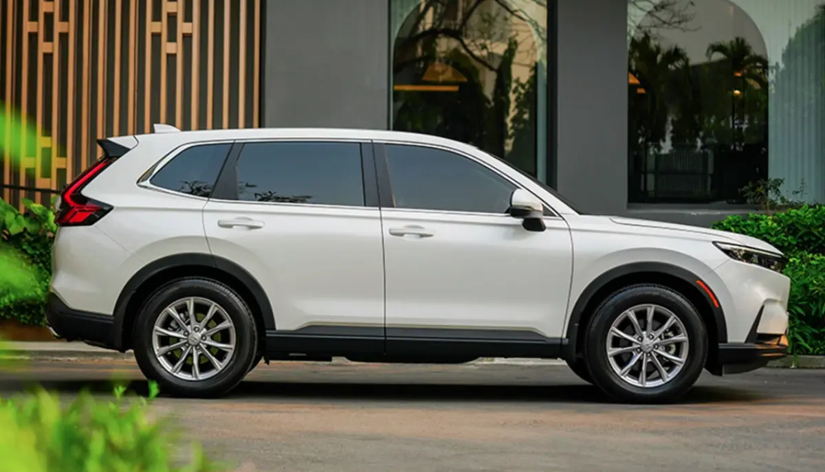 Honda giảm giá và tặng kèm bảo hiểm