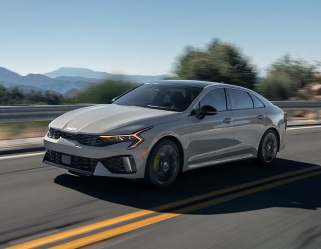 KIA giảm giá nhiều mẫu xe trong tháng 9