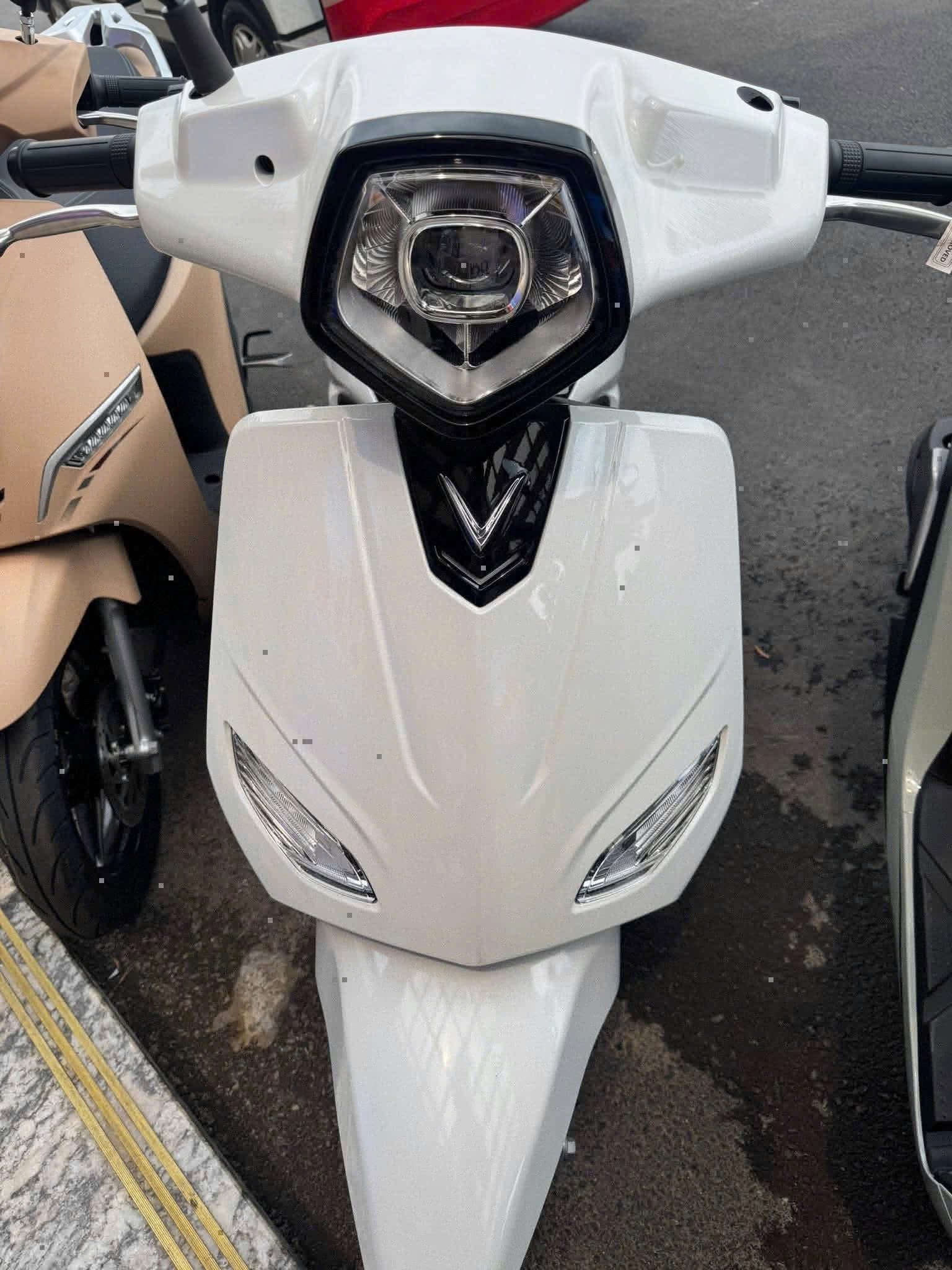 Xe máy điện Vero X lộ diện