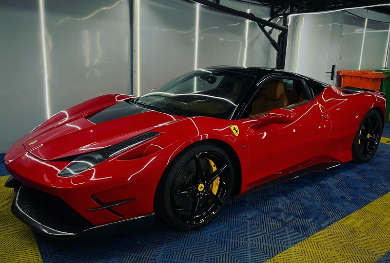 Ferrari 458 Italia nâng cấp ngoại thất sợi carbon