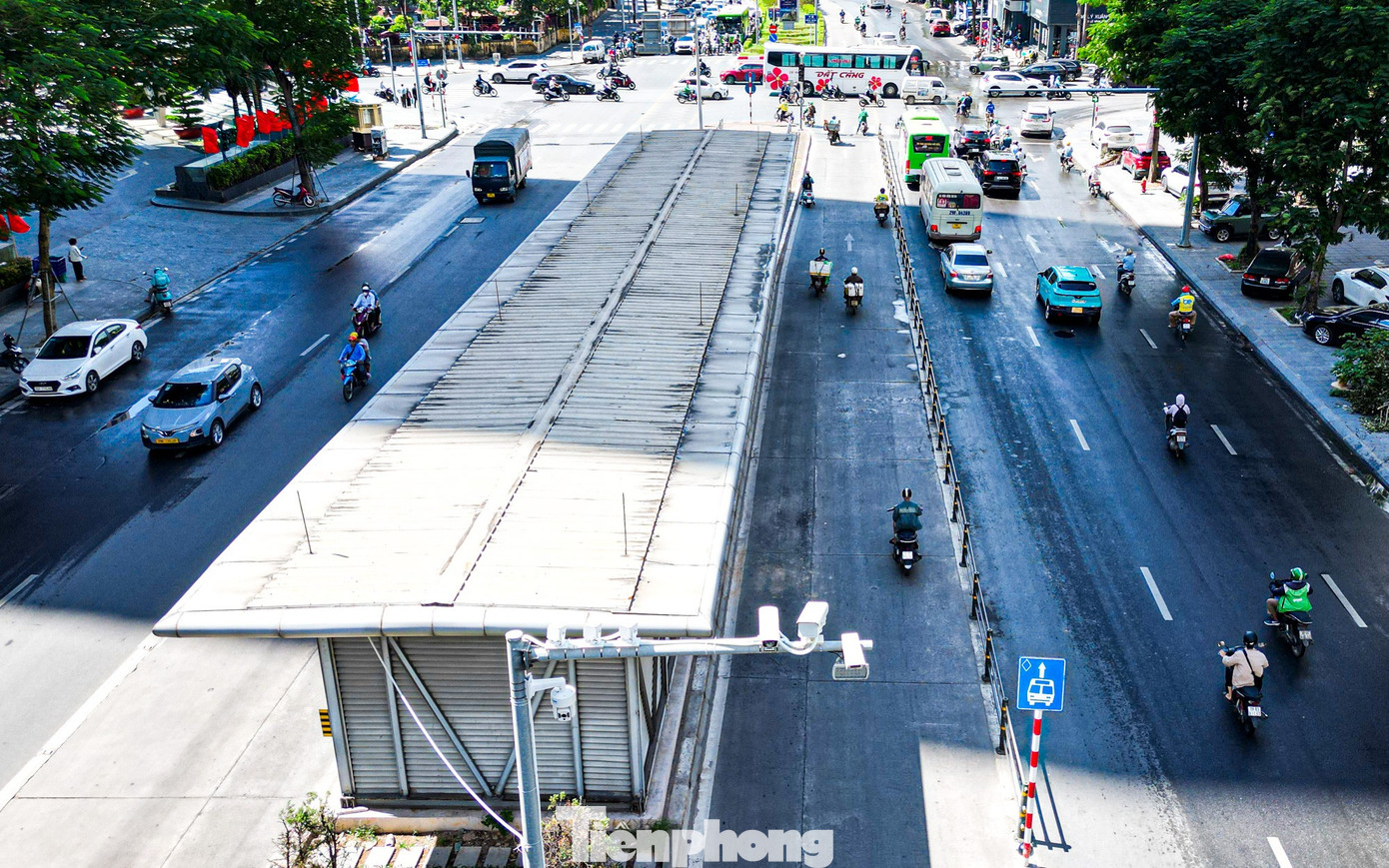 Giám sát bằng camera dọc làn BRT Lê Văn Lương