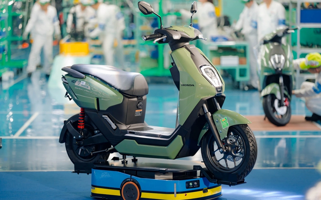 Doanh số xe máy điện tăng trong khi xe máy xăng giảm