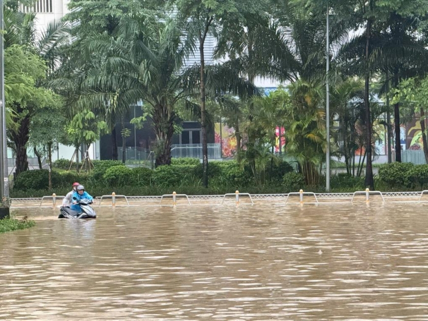 Ngập úng tại đường Võ Chí Công