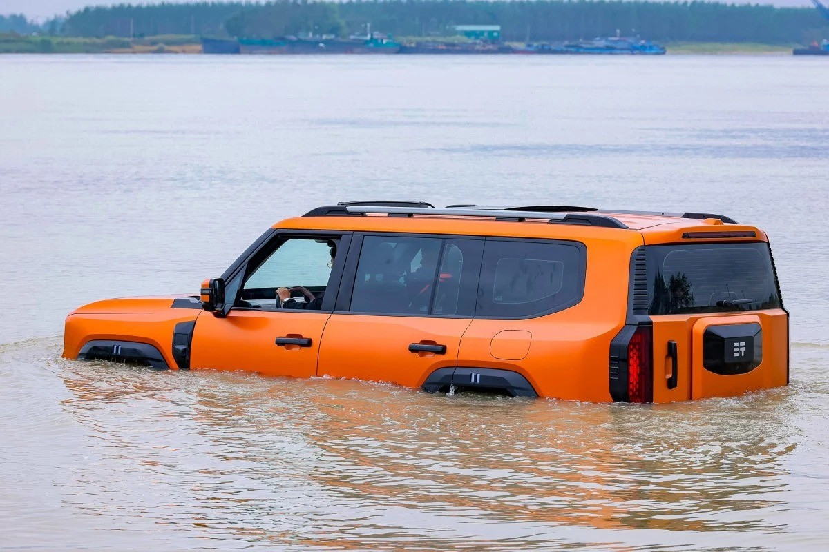 Zongheng G700 trên đường thử off-road