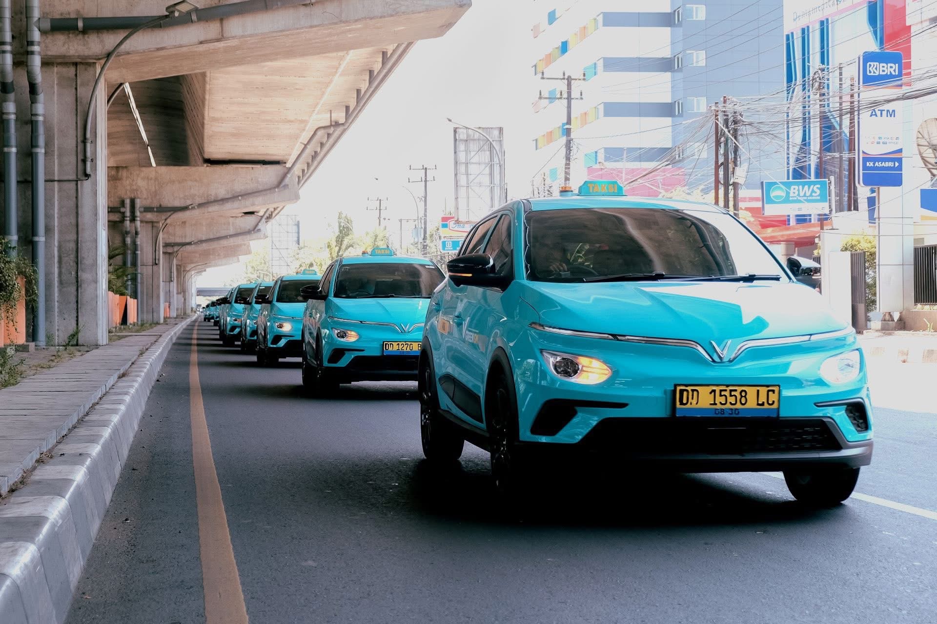 Taxi điện Xanh SM hoạt động tại Indonesia