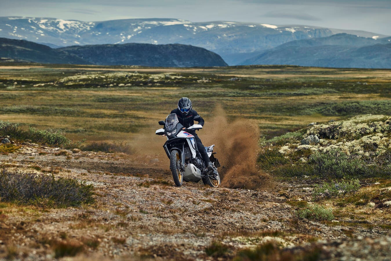 XL750 Transalp với công nghệ E-Clutch