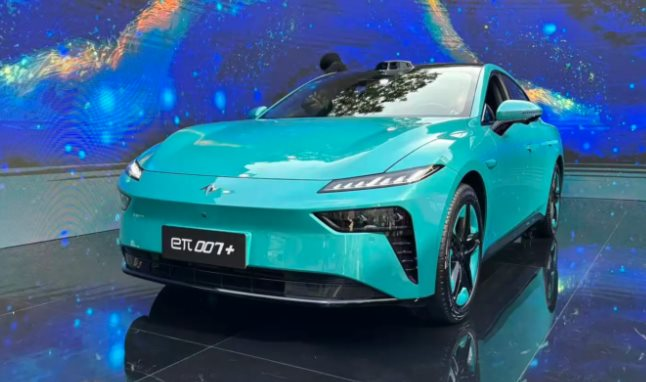 Ông trùm xe tải tại Việt Nam vừa ra mắt xe điện ngang cỡ Toyota Camry, giá khởi điểm hơn 500 triệu đồng- Ảnh 1. Thiết kế ngoại thất Dongfeng eπ 007+