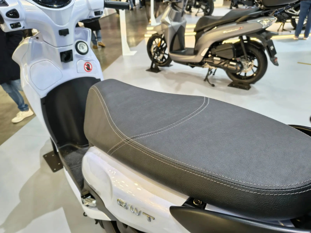 Cốp chứa đồ phía sau rộng rãi Khoang chứa đồ trên BWT 125