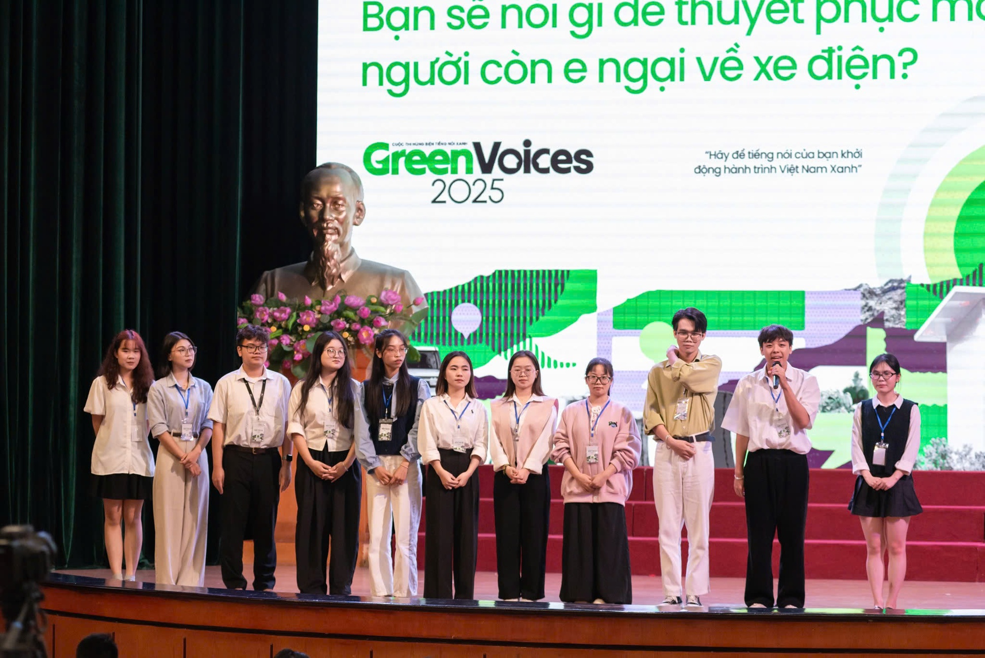 Sinh viên tham gia thi Green Voices tại Học viện Ngân hàng Sinh viên dự thi Green Voices tại Học viện Ngân hàng