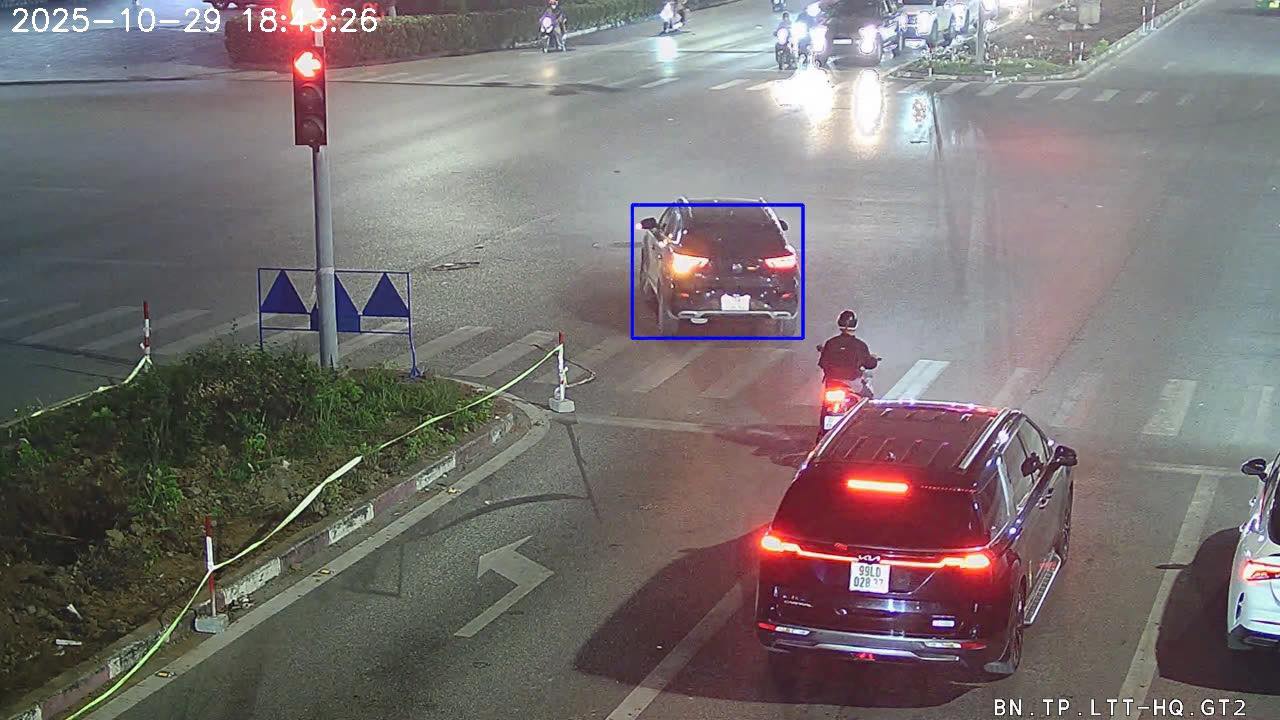 Ô tô vượt đèn đỏ Ô tô vi phạm đèn tín hiệu giao thông