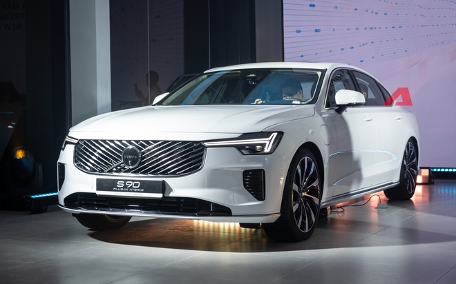 Volvo S90 T8 với hệ truyền động hybrid mạnh mẽ