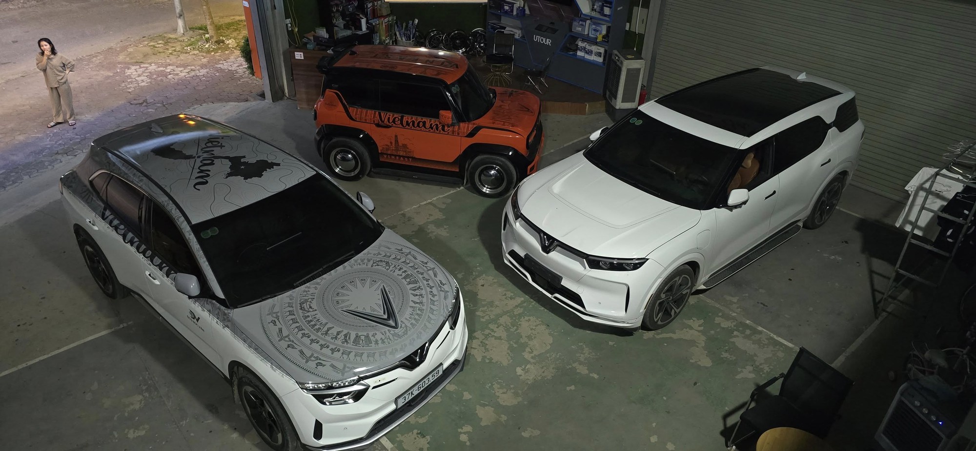 Garage chứa các dòng xe điện