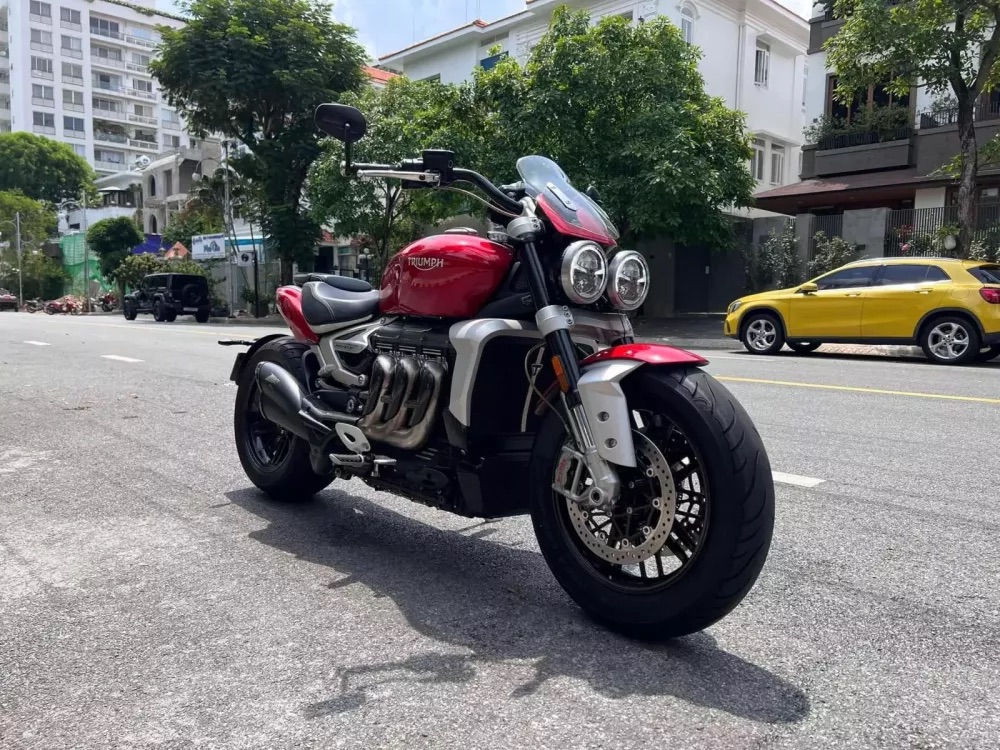 Triumph Rocket 3 R Triumph Rocket 3 R mới mua tháng 7 năm 2024