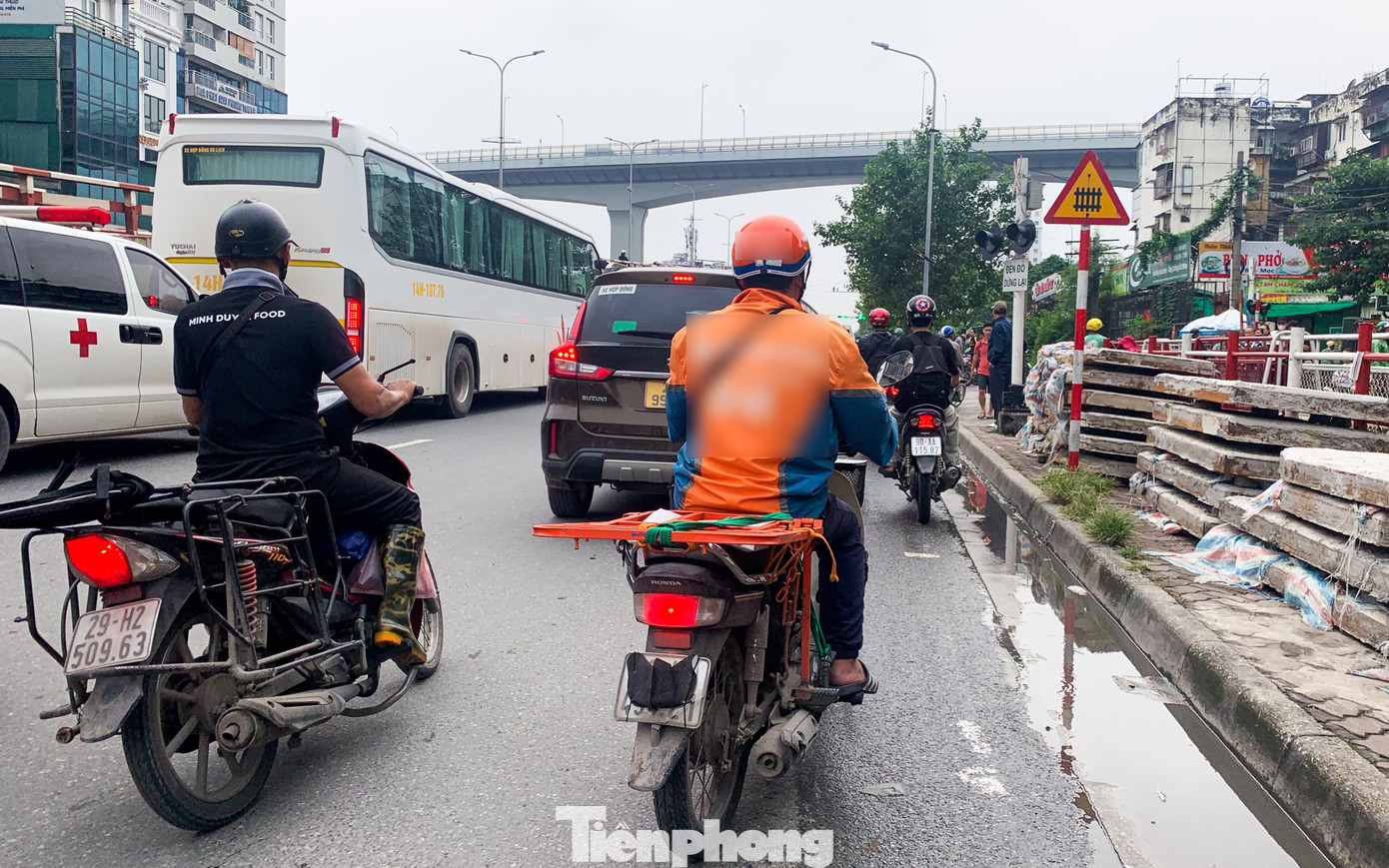 Che biển và vi phạm luật giao thông