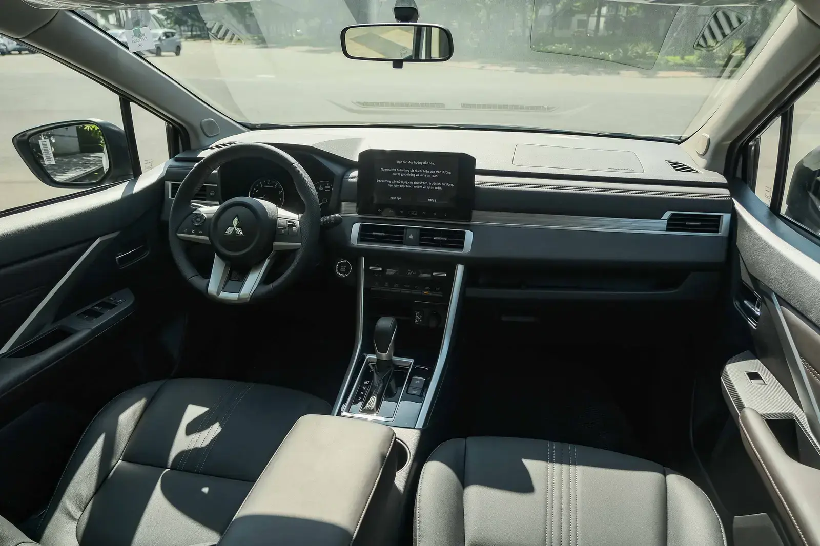 Biểu đồ doanh số Mitsubishi Xpander Doanh số Mitsubishi Xpander so với đối thủ