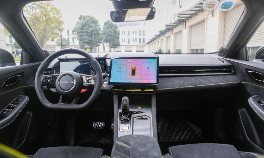 Lynk & Co 03+ nội thất Nội thất cao cấp của Lynk & Co 03+