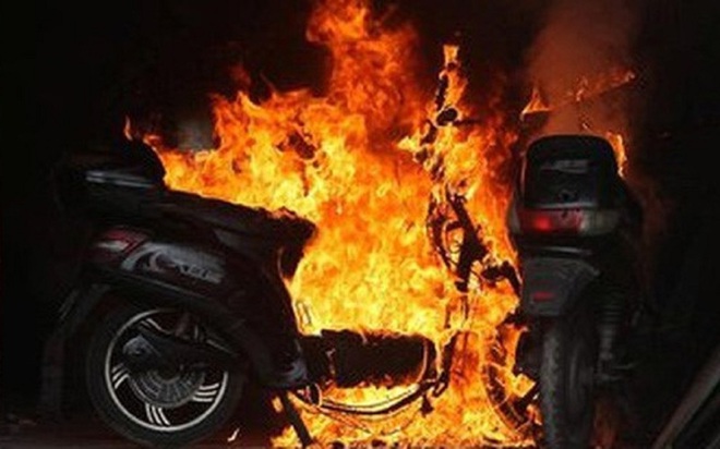 Bình chữa cháy dập lửa pin xe điện Bình chữa cháy FireThief sản phẩm của người Việt