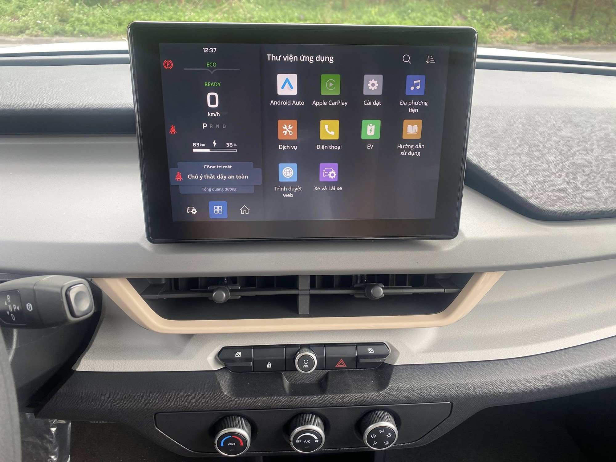 Màn hình giải trí có CarPlay và Android Auto