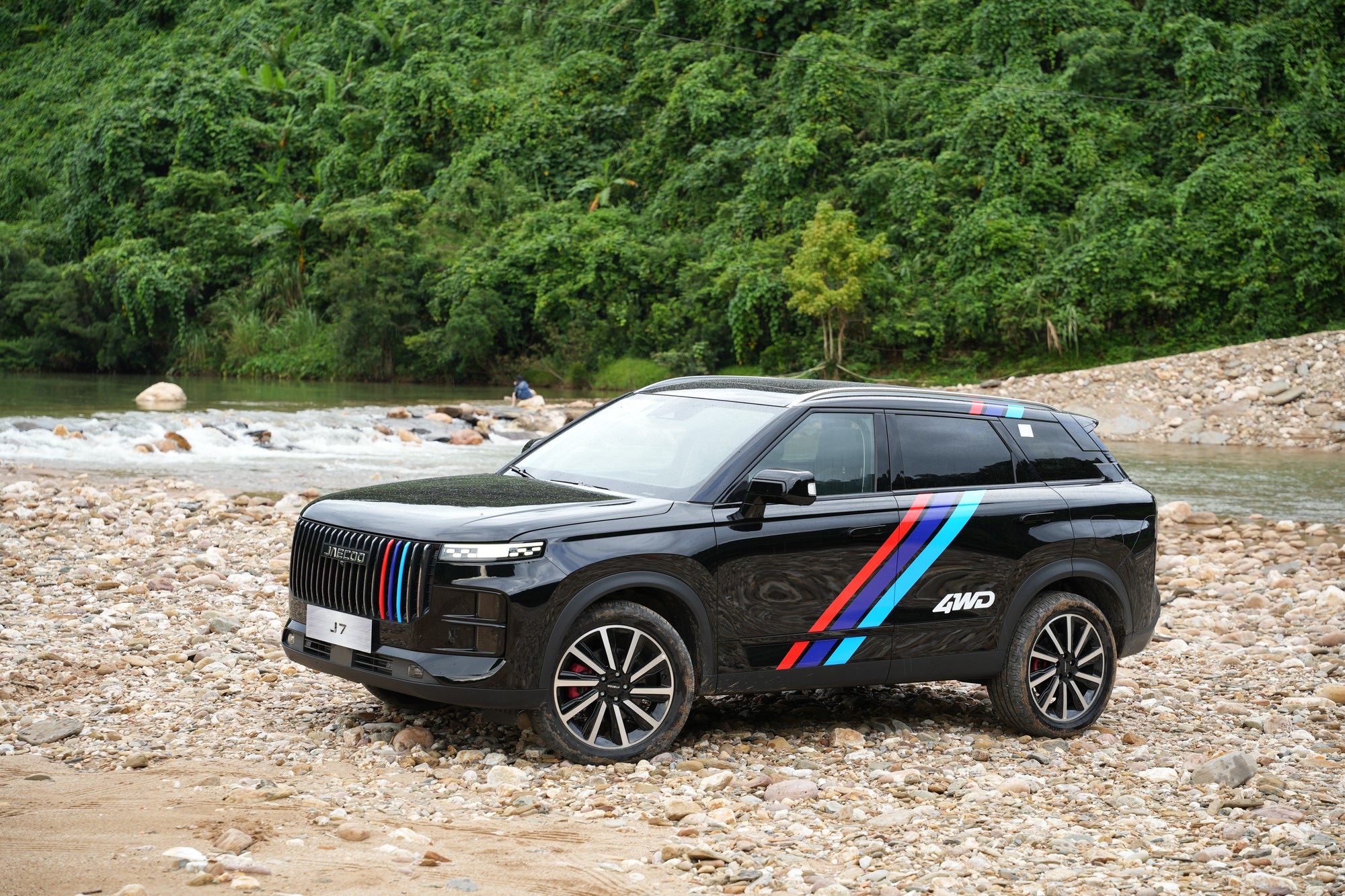 Jaecoo J7 AWD Individual ra mắt với giá 849 triệu đồng Jaecoo J7 AWD Individual giới thiệu thị trường