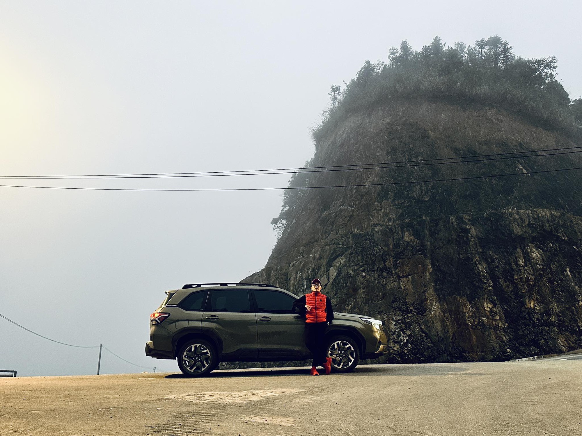 Lái Subaru Forester hết Sapa: ‘Lái hay, không đắt nhưng xin đừng cực đoan nữa…’- Ảnh 4. Anh Nhật Nguyên trong hành trình thử nghiệm Subaru Forester.