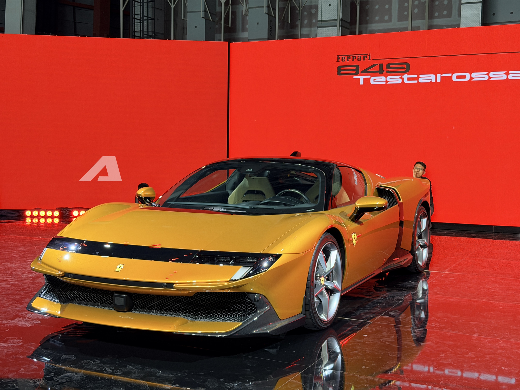 Động cơ V8 tăng áp kép cùng mô-tơ điện trên Ferrari 849 Testarossa Hệ truyền động hybrid mạnh mẽ của siêu xe