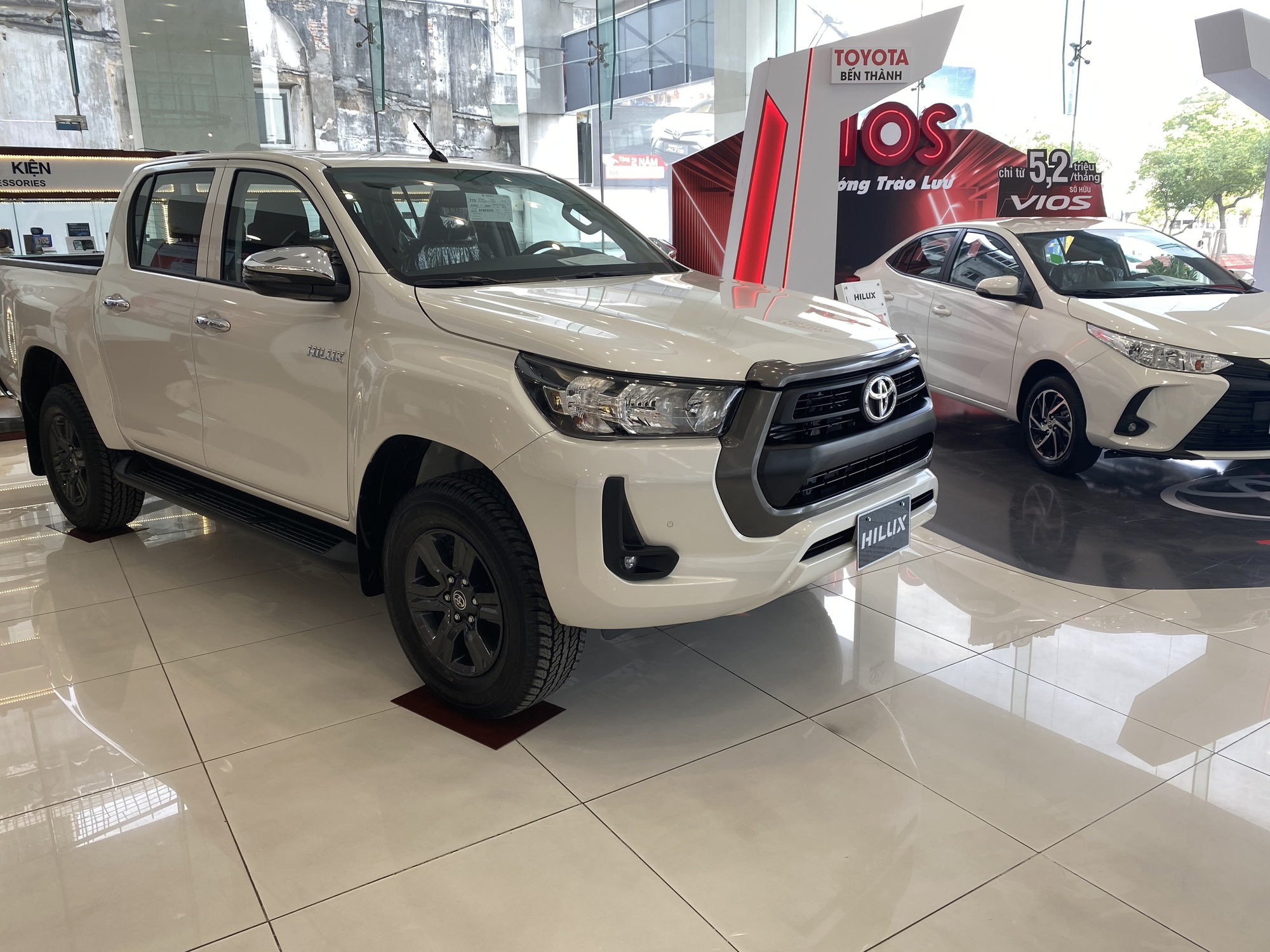 Xe bán tải Toyota Hilux