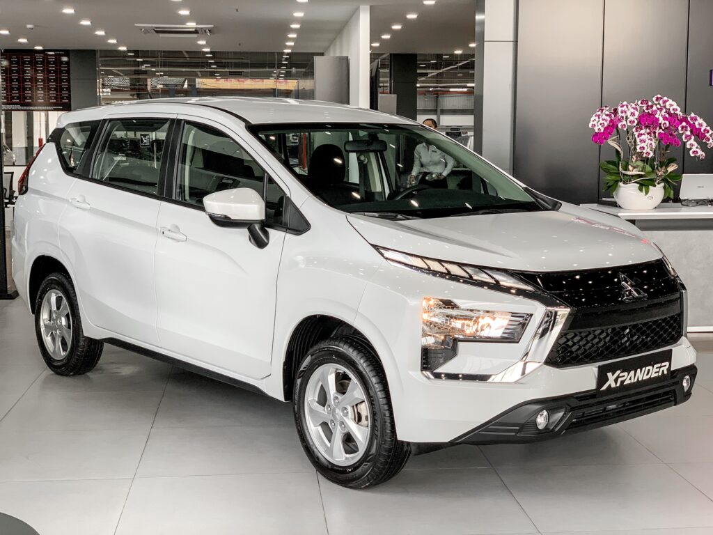 Chưa tới 500 triệu đã mua được 'vua xe 7 chỗ'- Ảnh 1. Mitsubishi Xpander mẫu xe 7 chỗ