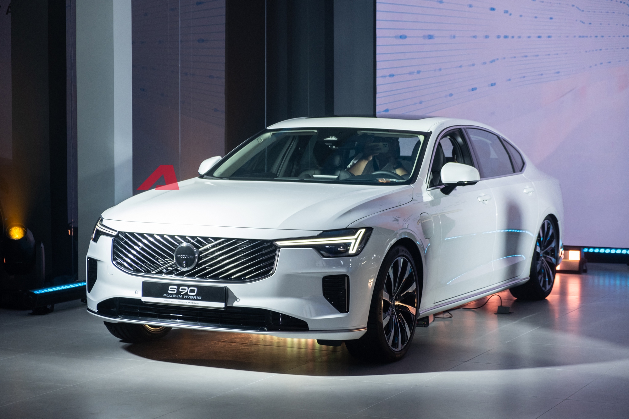 Các góc nhìn khác nhau của Volvo S90 mới