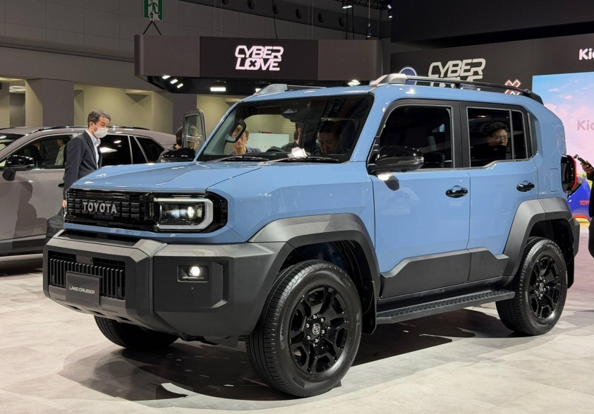 Toyota Land Cruiser FJ kiểu dáng retro, vuông vức