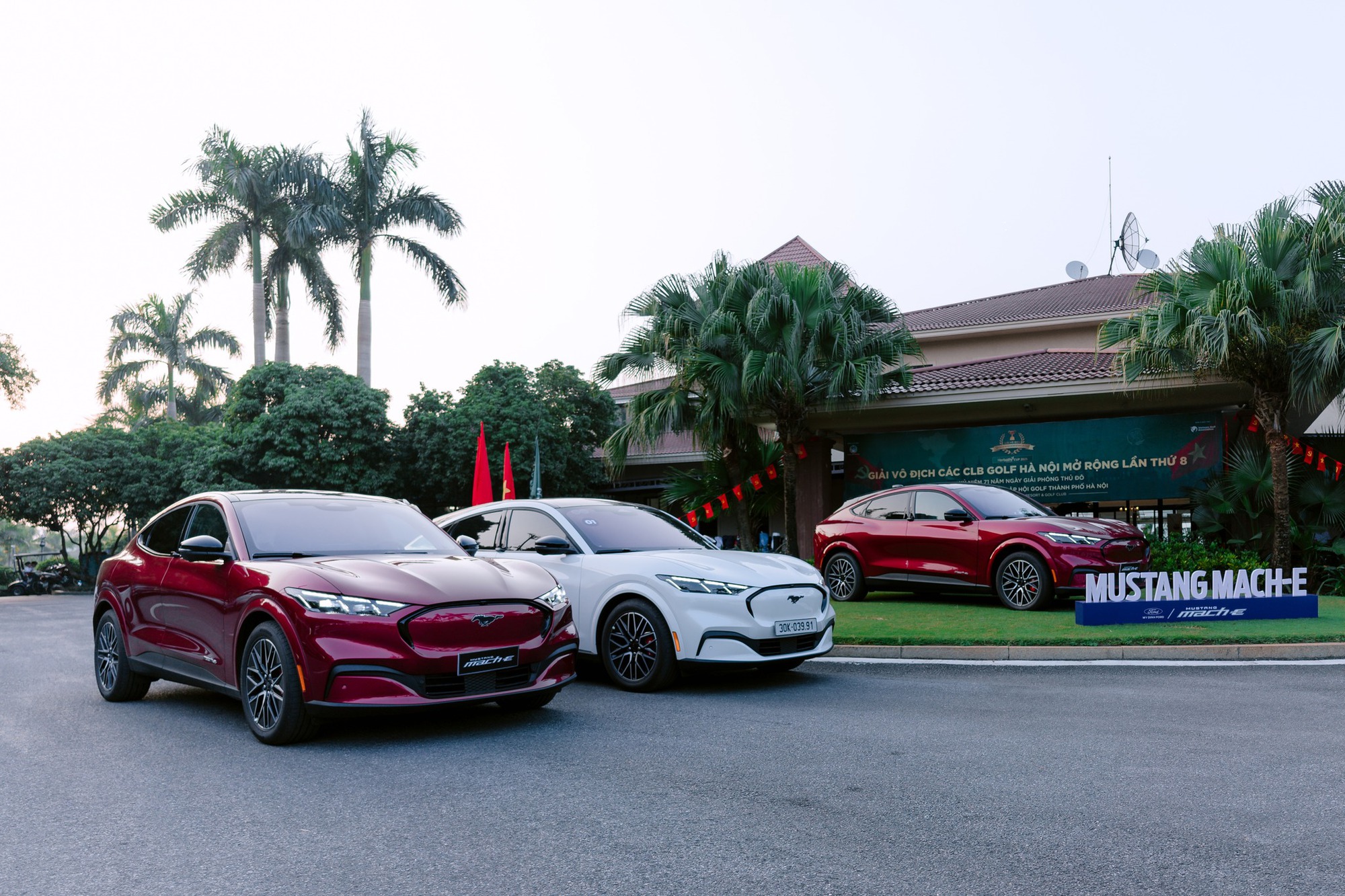 Ford Mustang Mach-E tại Việt Nam Ford Mustang Mach-E màu đỏ
